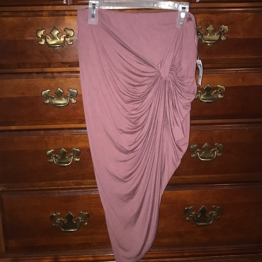 🔆3/$15 NWT Asymmetrical skirt